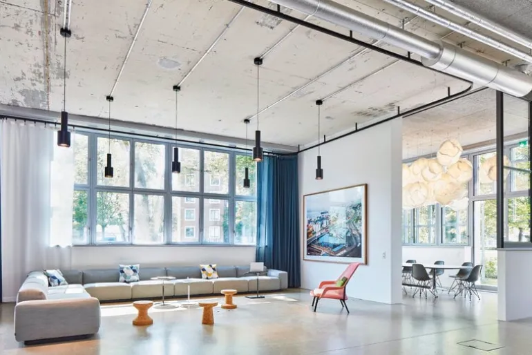 Vitra Slow Chair, röd/grädde - choklad