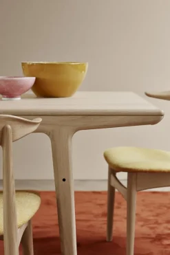 Warm Nordic Cow Horn stol, oljad ek - vanilj