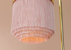 Warm Nordic Fringe bordslampa, pale pink