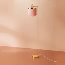 Warm Nordic Fringe golvlampa, pale pink