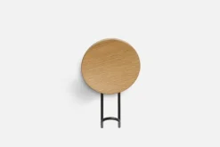 Woud Around klädhängare, stor, vitpigmenterad ek - svart metall