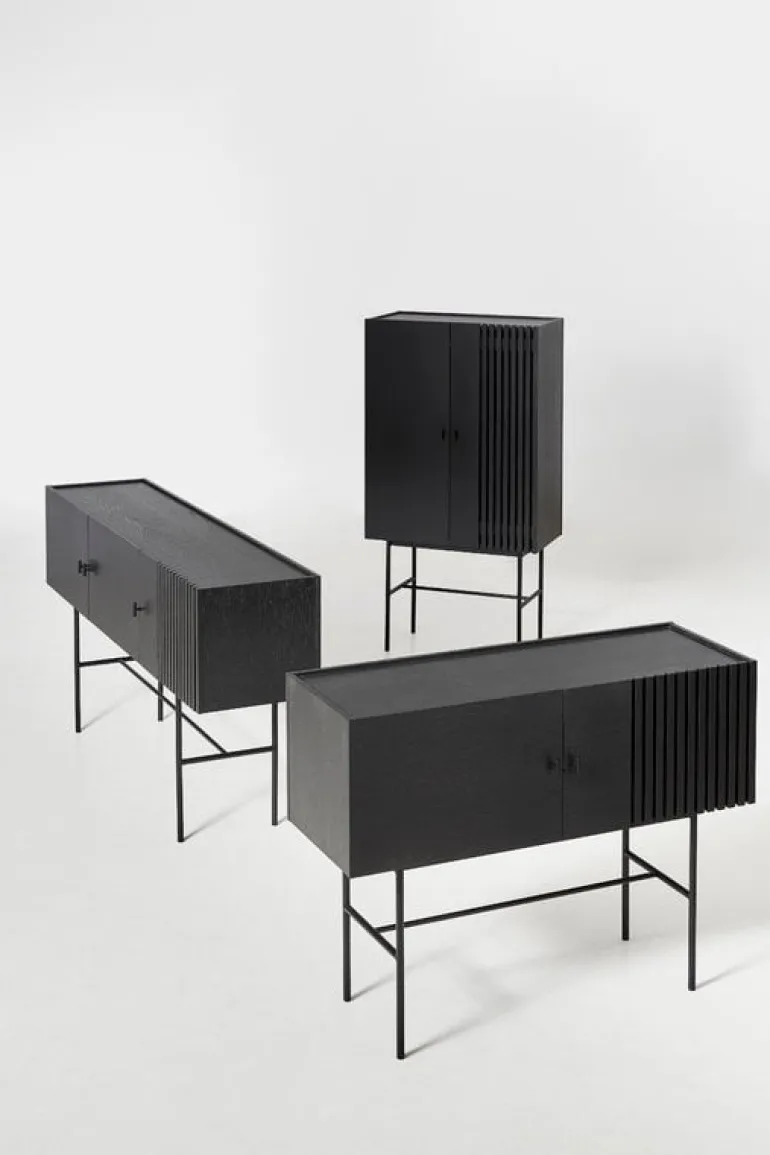 Woud Array högt skåp, svart