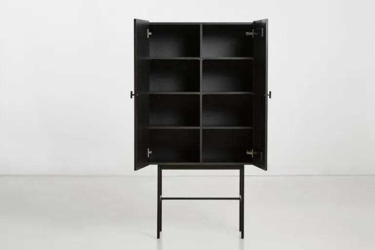 Woud Array högt skåp, svart
