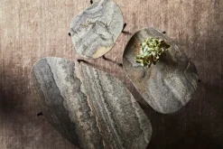 Woud La Terra sidobord, L, grå melange travertin - svart