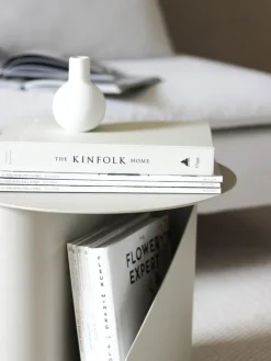 Woud Sentrum sidobord, varm grå