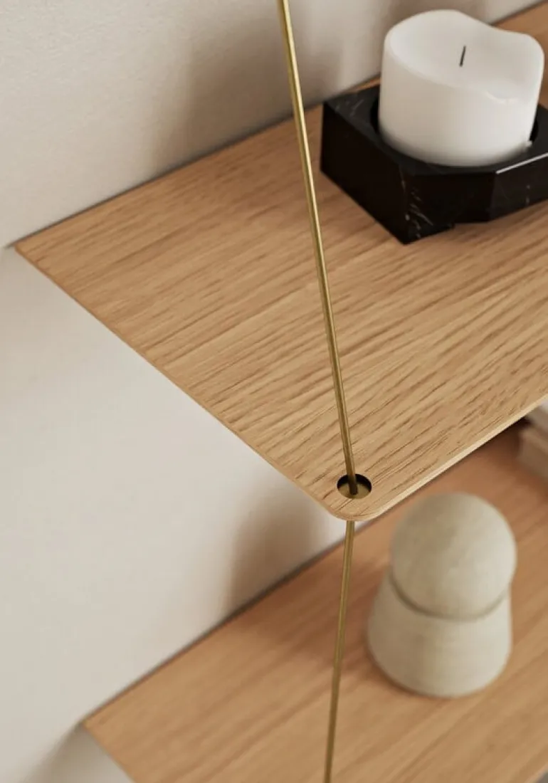 Woud Stedge hylla, 80 cm, vitlackerad ek – mässing