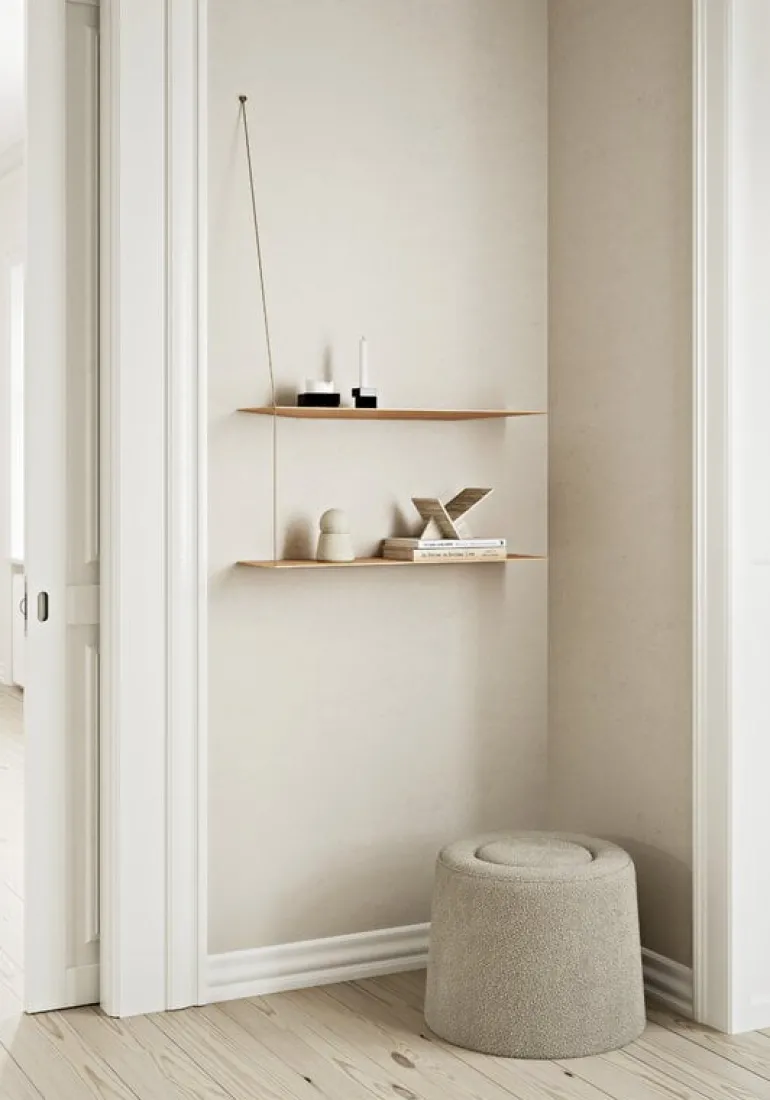 Woud Stedge hylla, 80 cm, vitlackerad ek – mässing