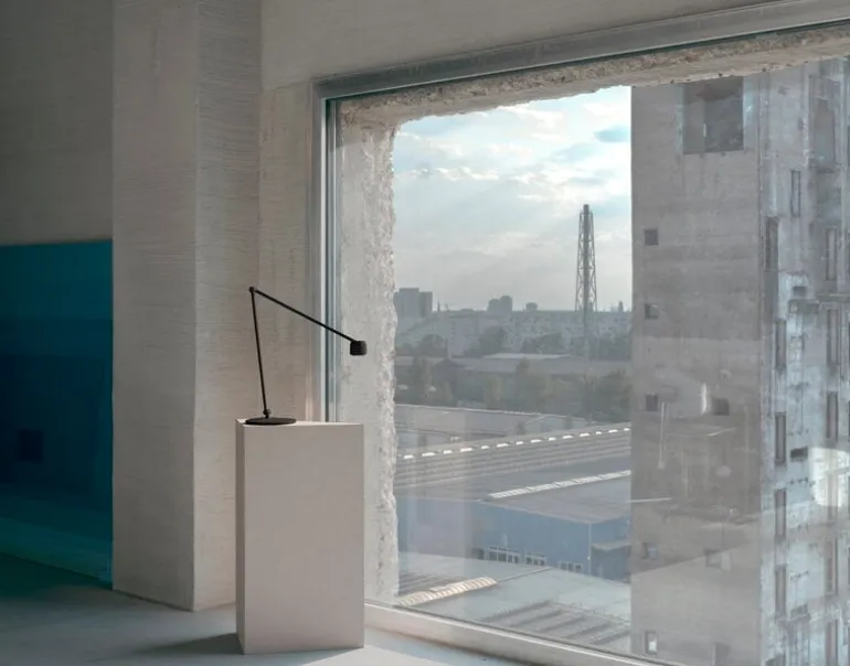 Wästberg w225 Ion bordslampa b4040, 3000 K, trafikvitt