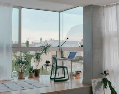 Wästberg w225 Ion bordslampa b4040, 3000 K, trafikvitt